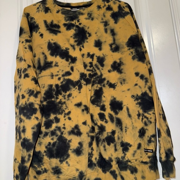 Bold Black and Yellow Crewneck Sweater with Tie-Dye Design - Picture 7 of 11
